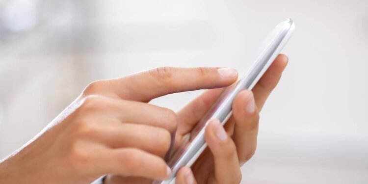 O que a maneira como você segura o telefone diz sobre sua personalidade?