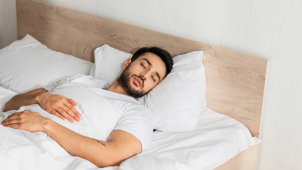 O cérebro “acorda” ao sonhar? Ciência surpreende com novo estudo