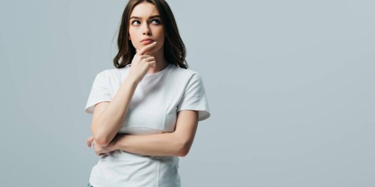 O que significa esquecer os nomes de certas pessoas, de acordo com especialistas?