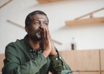 O que significa 'Memento Vivere', a frase que contrapõe um mantra