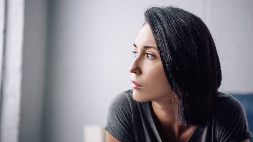 O que significa preferir ficar sozinho a maior parte do tempo, segundo a psicologia