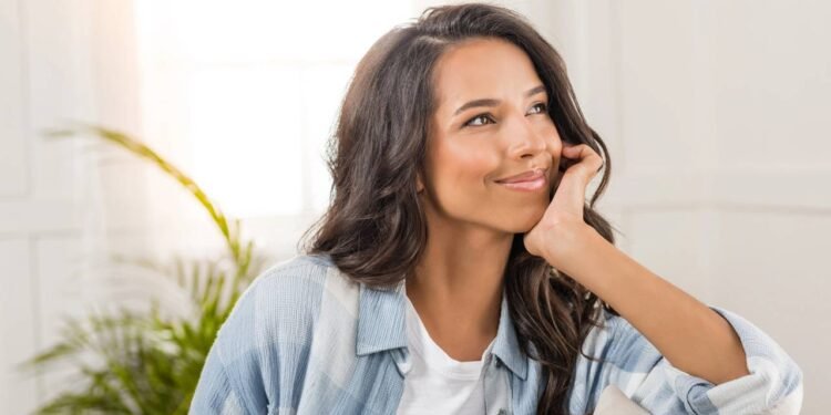 Indivíduos que desfrutam de sua própria companhia geralmente têm traços introvertidos ou reflexivos - Créditos: depositphotos.com / AllaSerebrina