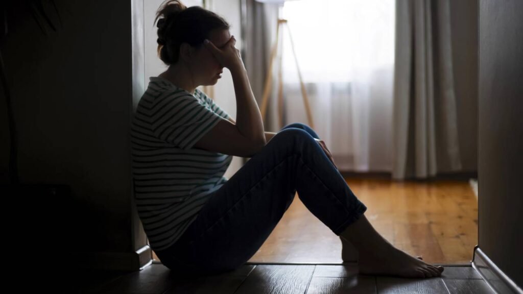 Pessoas que preferem a solidão costumam ter essas 3 características segundo especialistas