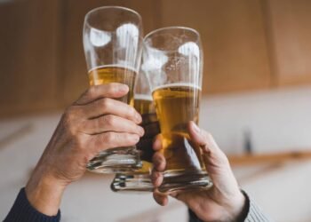 Estudo aponta que nenhuma quantidade de álcool é saudável para o cérebro