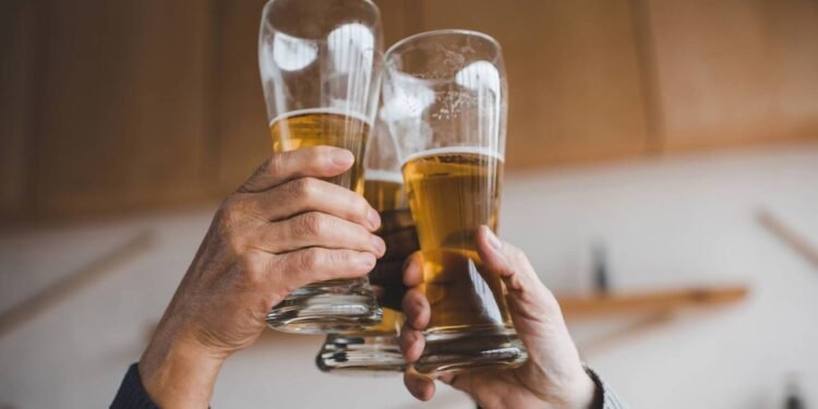 Estudo aponta que nenhuma quantidade de álcool é saudável para o cérebro