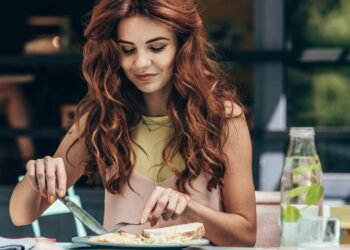 Por que a regra 30-30-3 pode ser a solução para seu inchaço e problemas intestinais