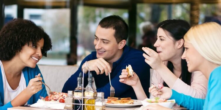 9 coisas que você nunca deve dizer a um convidado