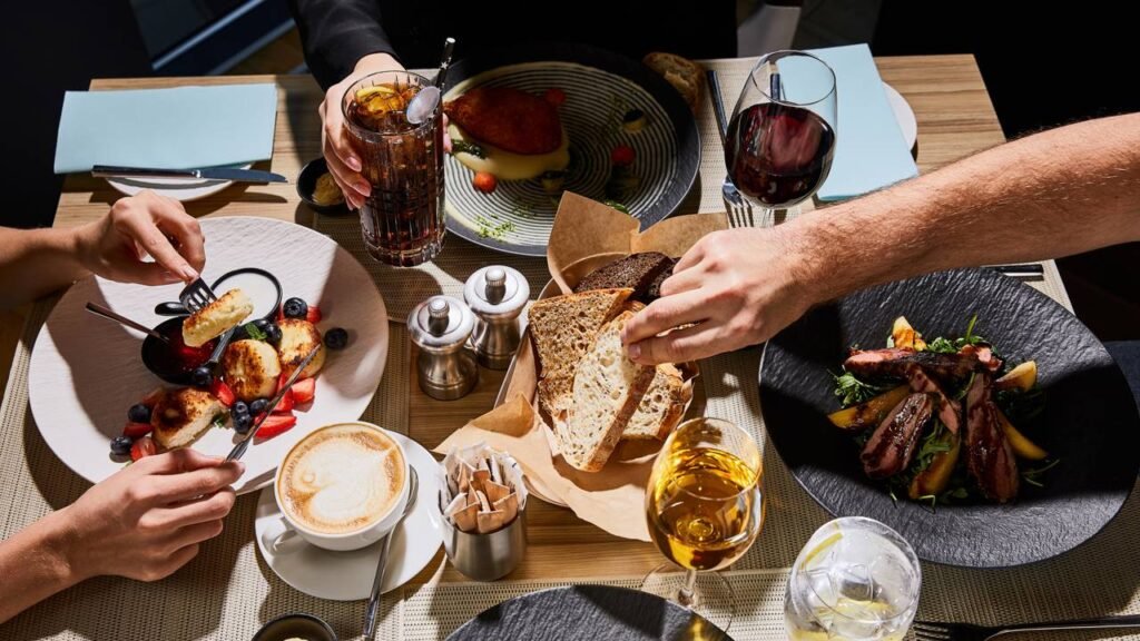 9 coisas que você nunca deve dizer a um convidado