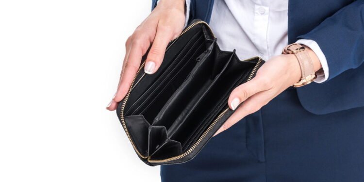 Distribuição igualitária: E se todo dinheiro do mundo fosse dividido por todos?