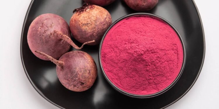 Incluir o pó de beterraba no cardápio é simples e pode enriquecer diferentes receitas - Créditos: depositphotos.com / stockimagefactory.com