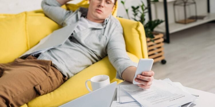 Como TDAH em adultos afeta produtividade: Procrastinação, perfeccionismo e cegueira temporal