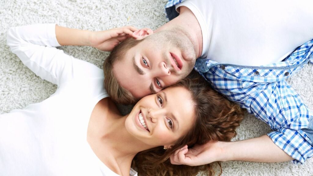 Esses são os cinco estágios de um relacionamento, segundo uma psicóloga