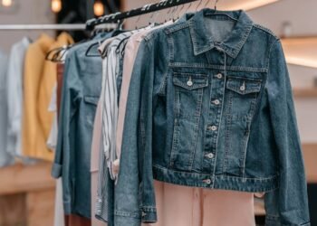 As cinco cores que as pessoas com baixa autoestima escolhem vestir, segundo a psicologia