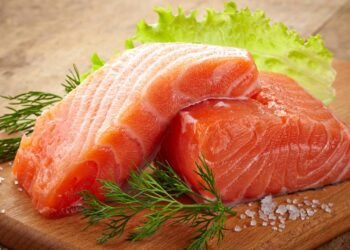 Quais as diferença nutricionais entre o salmão e o atum