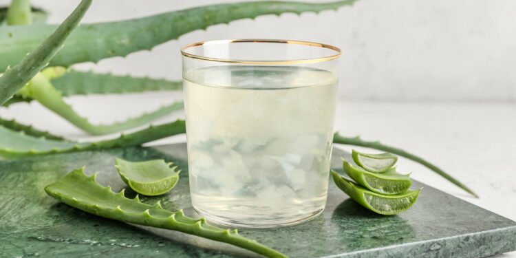 Beba esse suco natural pela manhã para desinchar e hidratar com apenas 3 ingredientes naturais