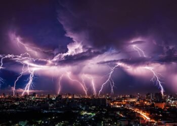 O que significa a palavra ‘tempestuoso’ e como ela pode ser usada no dia a dia?