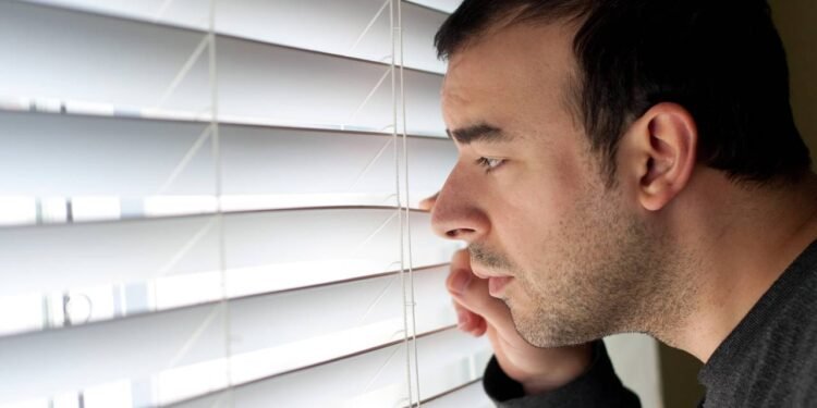 O que significa nunca ter visitas em casa, segundo a psicologia