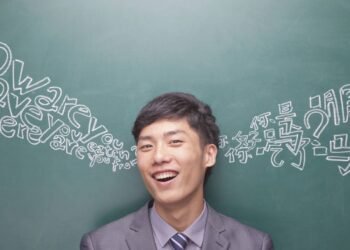 Falar dois idiomas pode retardar o envelhecimento