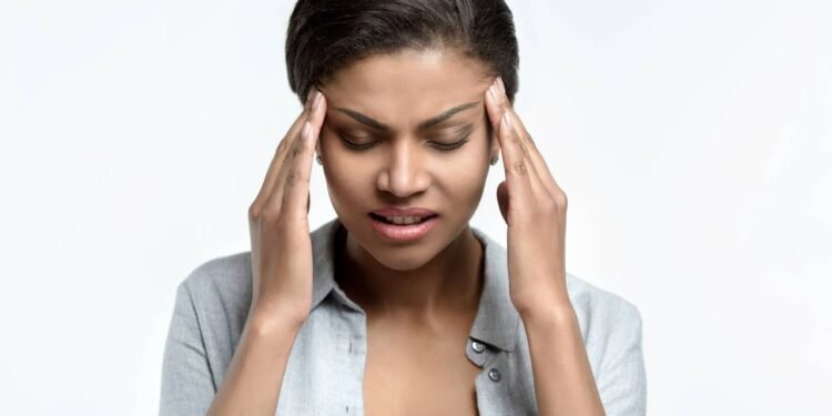 Cefaleia de Tensão - Créditos: depositphotos.com / IgorTishenko