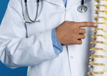 Dr. Cesar Cimonari: O avanço que devolve o movimento após cirurgia de coluna