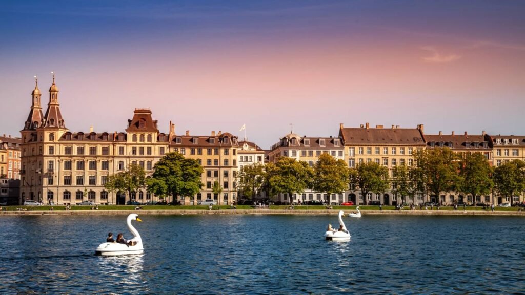 As 7 melhores cidades do mundo para viajar com segurança em 2025, segundo rankings