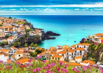 Ilha incrível com clima de 26 graus em outubro é um paraíso para aposentados