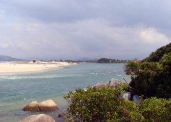 A cidade perto de Florianópolis perfeita para viver com tranquilidade e gastar pouco