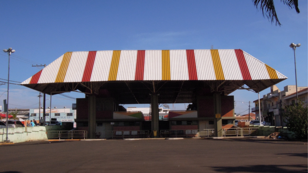 A 'Capital do Ovo' conta com apenas 20 mil pessoas e 11 milhões de galinhas