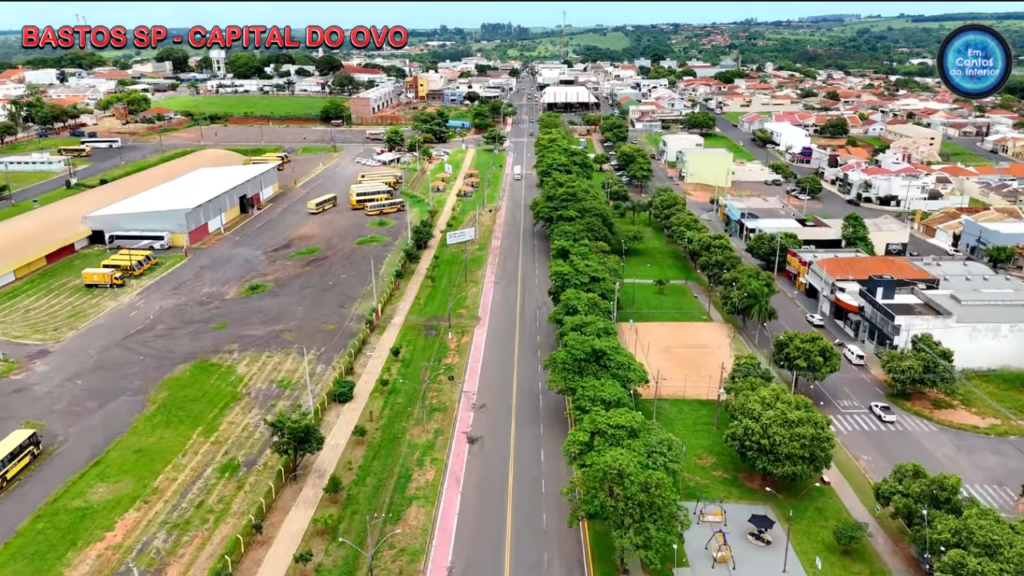 A 'Capital do Ovo' conta com apenas 20 mil pessoas e 11 milhões de galinhas