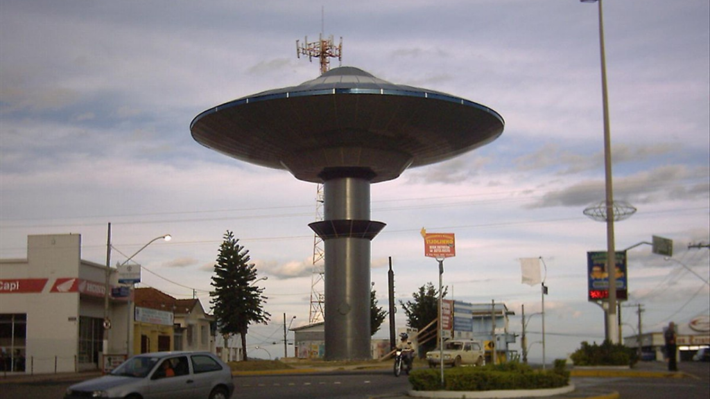 A cidade brasileira famosa por seus relatos com alienígenas