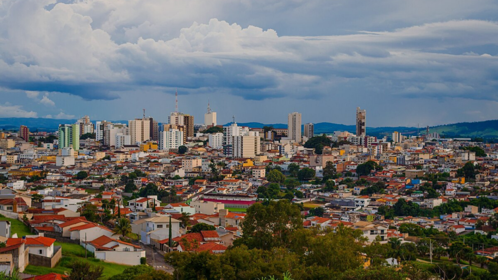 A cidade brasileira famosa por seus relatos com alienígenas