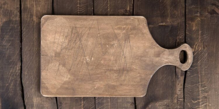 Tábua de Corte - Créditos: depositphotos.com / IgorTishenko