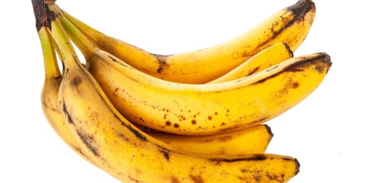 Os pontinhos pretos da banana que assustam muita gente mas podem ser um benefício - Créditos: depositphotos.com / gdolgikh