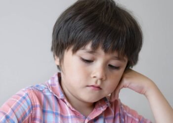 O que significa andar olhando para baixo, conforme a psicologia