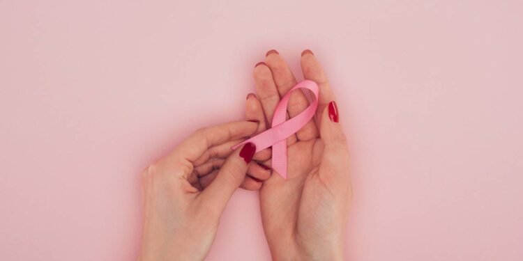 11 sintomas de câncer de mama que também podem afetar os homens