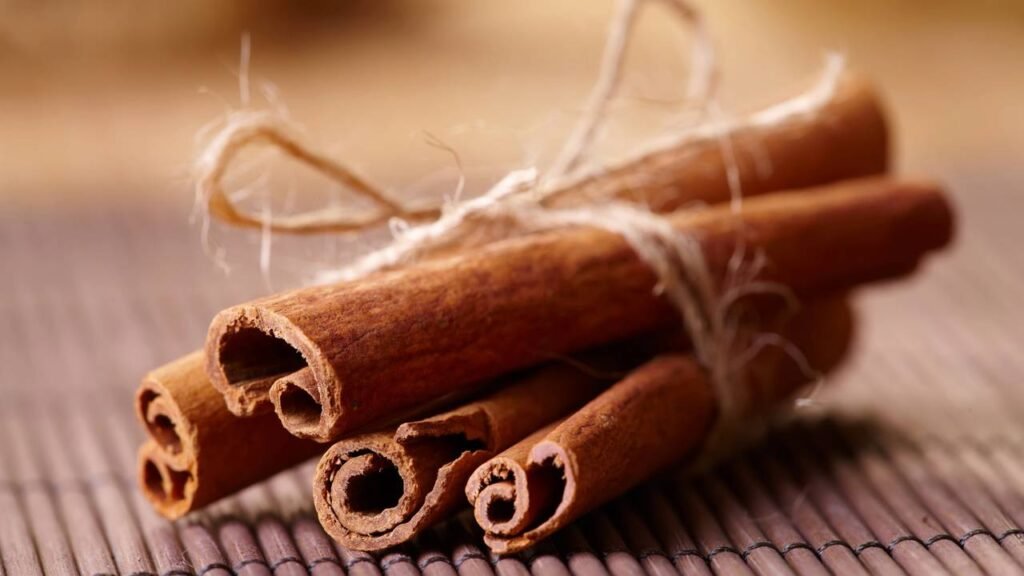 Onde colocar paus de canela para atrair abundância, segundo o Feng Shui