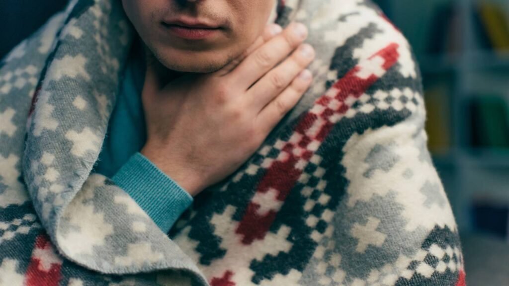 Os alimentos que você deve evitar quando está com dores de garganta