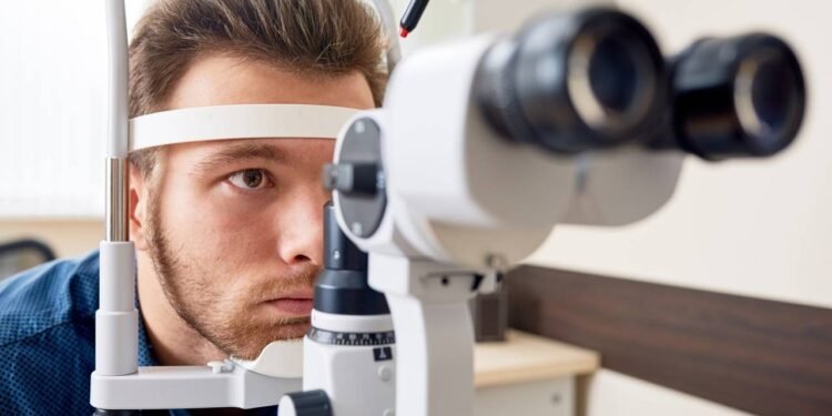 Exame ocular - Créditos: depositphotos.com / SeventyFour