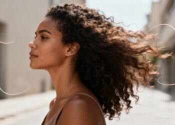 O que significa sempre usar o cabelo solto, segundo a psicologia?