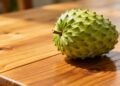 Fruta desconhecida que ajuda na saúde do fígado de forma natural