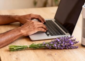 Quem trabalha em casa realmente pode ficar mais calmo com a aromaterapia?