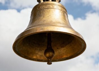 Poucos sabem qual é o nome da pequena bola de metal que soa dentro de um sino