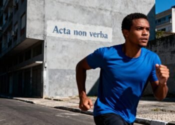 O que significa a frase "Acta non verba", lema militar que até hoje é comum no dia a dia