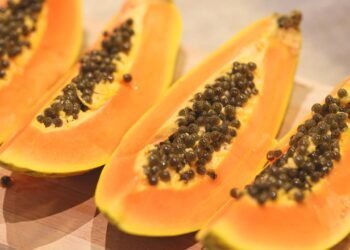 Nutricionistas revelam por que o mamão é essencial para o bem-estar e a longevidade