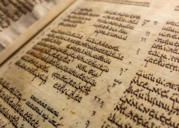 O que significa a frase "Per aspera ad astra" em latim?