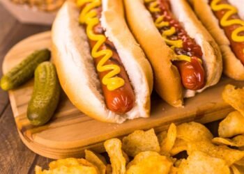 O cachorro-quente é saúdavel? Conheça como essa comida conquistou o mundo