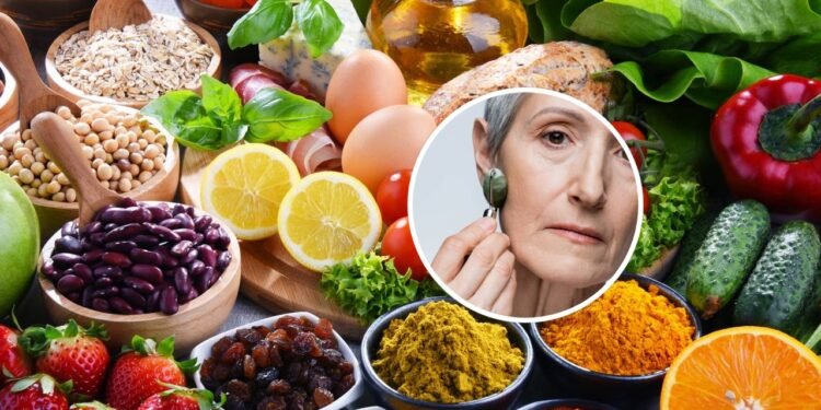 Os alimentos que ajudam você a permanecer jovem depois dos 50 anos