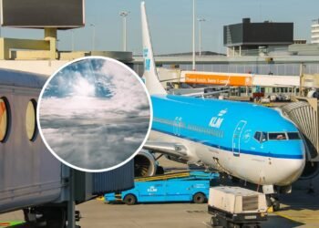 Poucos sabem o verdadeiro motivo da janela do avião não ser alinhada com o assento