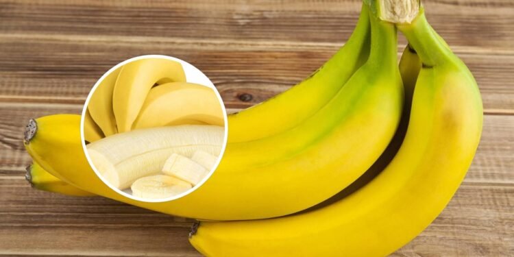 As bananas permanecerão frescas por 26 dias sem ficarem marrons se você armazená-las dessa maneira na cozinha