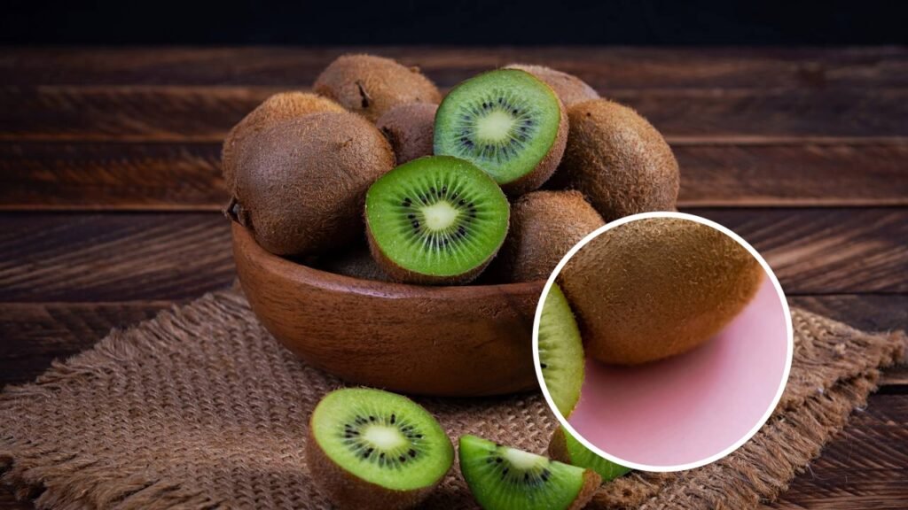 Poucos o fazem por que é importante lavar o kiwi mesmo que você não coma a casca